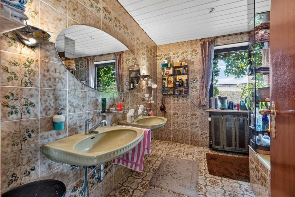 Badezimmer im Erdgeschoss