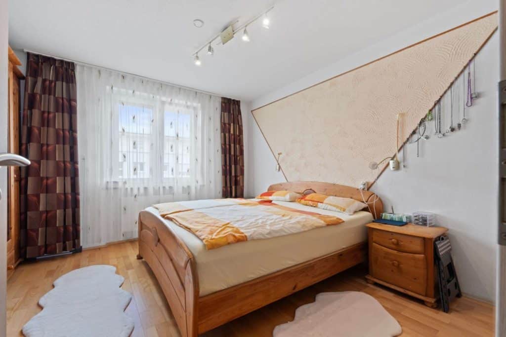 Schlafzimmer Eltern